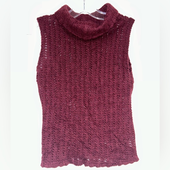 Women’s Size Medium Sleeveless Red Sweater - Picture 2 of 4